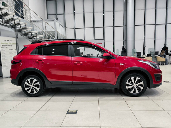 2020 Kia Rio X-Line IV, красный - вид 3