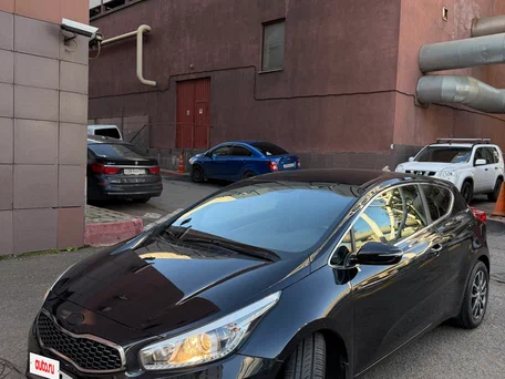 2017 Kia Ceed II Рестайлинг, чёрный, 999999 рублей, вид 1