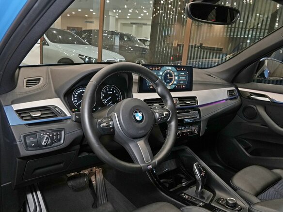 2019 BMW X1 20i xDrive II (F48) Рестайлинг, синий, 2790000 рублей - вид 6