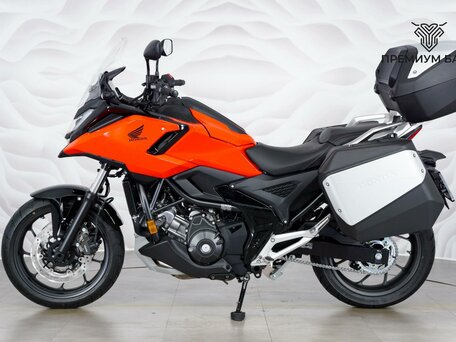 2026 Honda NC 750X, красный, 1549000 рублей, вид 2