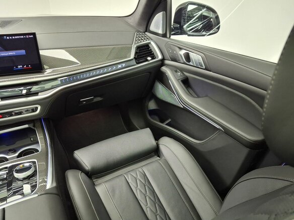 2026 BMW X7 40d I (G07) Рестайлинг, чёрный, 18950000 рублей - вид 8