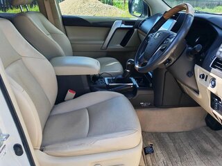 2019 Toyota Land Cruiser Prado 150 Series Рестайлинг 2, белый, 3995000 рублей, вид 5