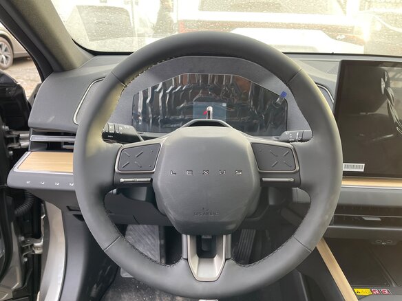 2026 Lexus ES 300h VII Рестайлинг 2, серебристый, 6870000 рублей - вид 3