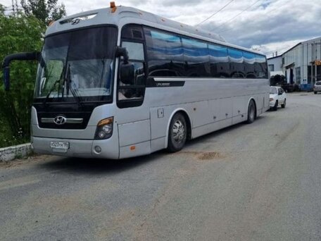 2009 Hyundai Universe, серый, 1600000 рублей, вид 2