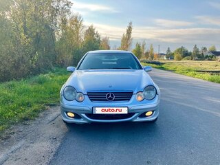 2004 Mercedes-Benz C-Класс 180 II (W203) Рестайлинг, серебристый, 350000 рублей, вид 2
