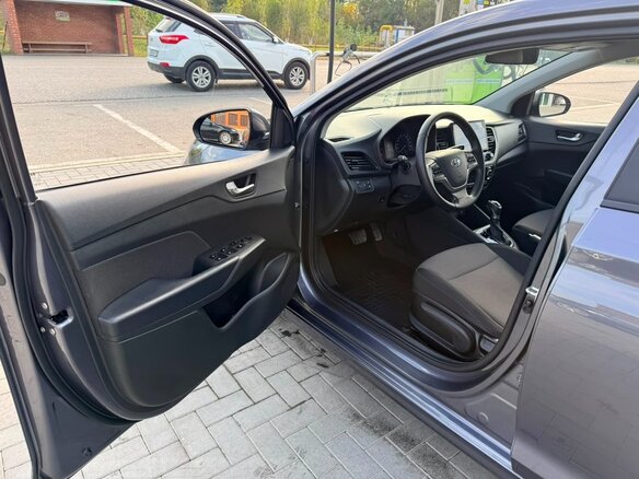 2022 Hyundai Solaris II Рестайлинг, серый, 1560000 рублей - вид 6