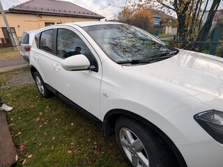 2013 Nissan Qashqai I Рестайлинг, белый, 999990 рублей, вид 2