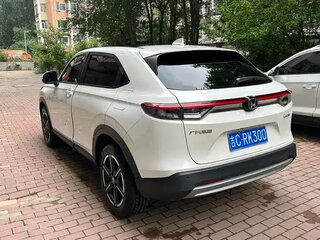 2023 Honda Vezel II, белый, 1560000 рублей, вид 3