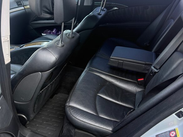 2007 Mercedes-Benz E-Класс 550 III (W211, S211) Рестайлинг, серебристый, 1400000 рублей - вид 4
