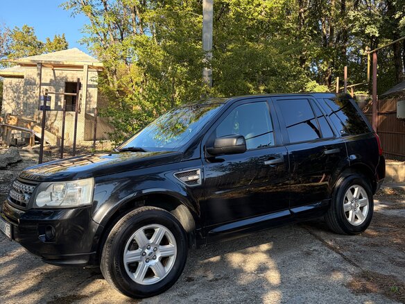 2011 Land Rover Freelander II Рестайлинг, чёрный - вид 4
