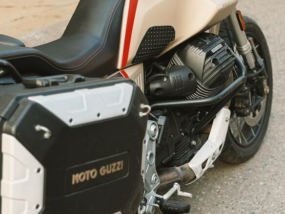 2020 Moto Guzzi V85 TT, бежевый, 800000 рублей - вид 8