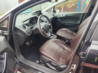 2015 Ford Fiesta Mk6 Рестайлинг, чёрный, 950000 рублей, вид 5