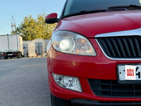 2011 Skoda Fabia II Рестайлинг, красный, 600000 рублей - вид 7