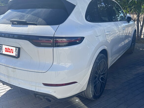 2020 Porsche Cayenne III, белый, 5650000 рублей - вид 3