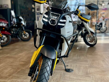 2025 QJMotor SVT 650 X, чёрный, 710000 рублей, вид 2