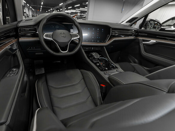 2026 Volkswagen Touareg III Рестайлинг, серый, 12750000 рублей - вид 6