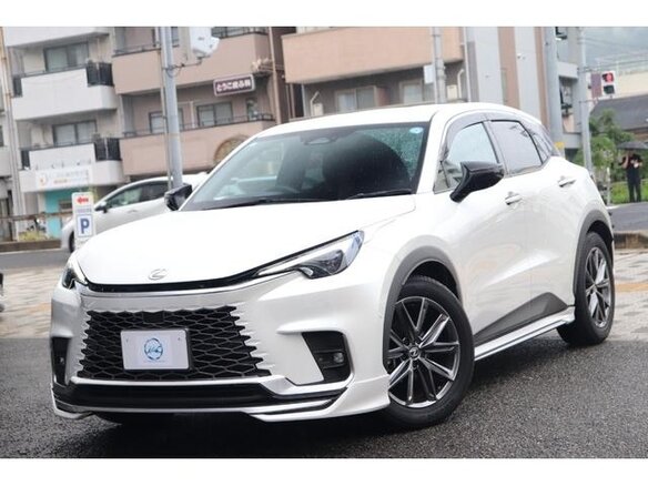 2025 Lexus LBX, белый, 4333666 рублей - вид 2