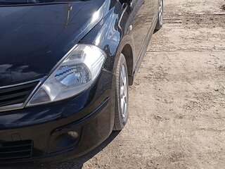2010 Nissan Tiida I Рестайлинг, чёрный, 450000 рублей, вид 2