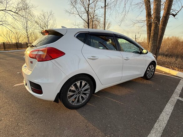 2018 Kia Ceed II Рестайлинг, белый, 1450000 рублей - вид 8
