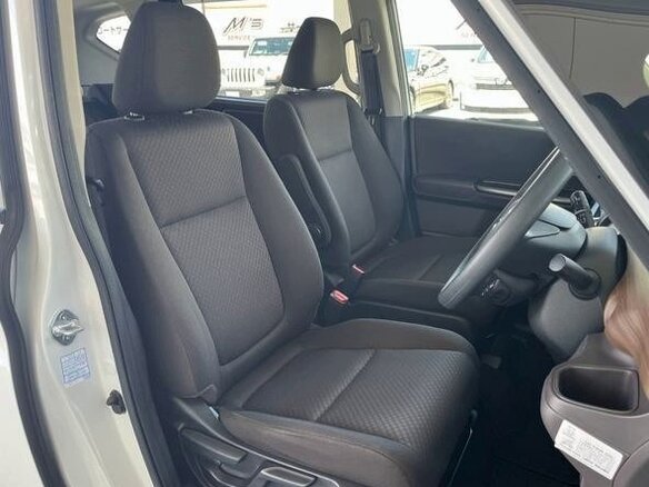 2023 Honda Freed+ II Рестайлинг, белый, 1150000 рублей - вид 6