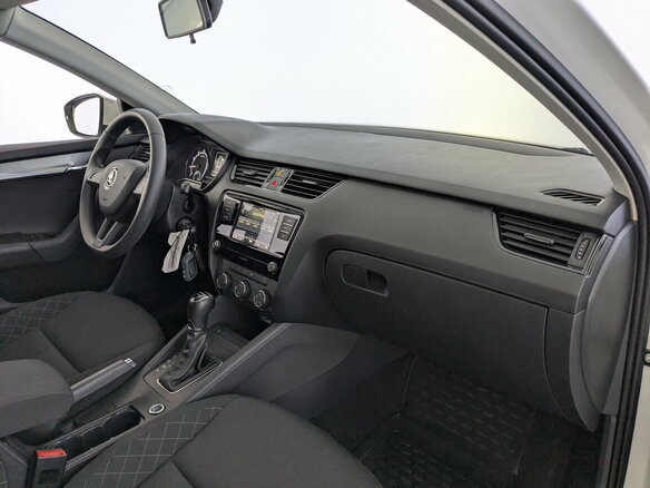 2020 Skoda Octavia III (A7) Рестайлинг, белый - вид 17
