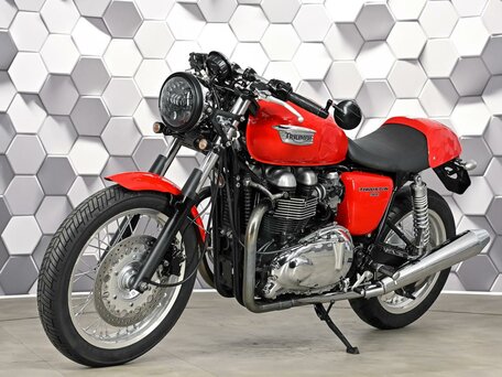 2008 Triumph Thruxton, красный, 595000 рублей, вид 2