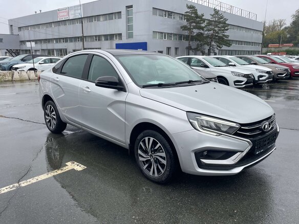 2026 Lada (ВАЗ) Vesta I Рестайлинг (NG), серебристый, 1705000 рублей - вид 2