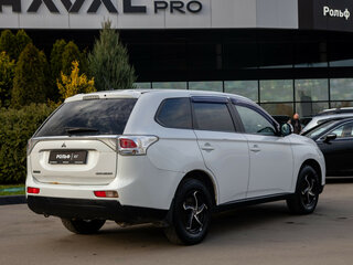 2013 Mitsubishi Outlander III, белый, 1048000 рублей, вид 4