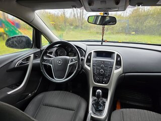 2012 Opel Astra J Рестайлинг, чёрный, 660000 рублей, вид 4