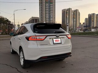 2020 Toyota Harrier III (XU60) Рестайлинг, белый, 3350000 рублей, вид 3