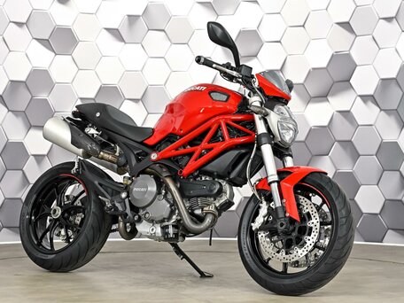 2011 Ducati Monster 796, красный, 595000 рублей, вид 1