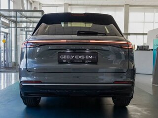 2026 Geely EX5 Гибрид EM-R, серый, 3829990 рублей, вид 3