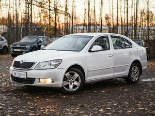 2012 Skoda Octavia II (A5) Рестайлинг, белый, 599000 рублей, вид 1