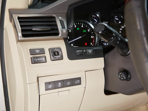 2012 Lexus LX 570 III Рестайлинг, бежевый, 4097000 рублей - вид 9