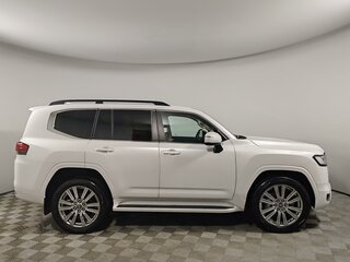 2022 Toyota Land Cruiser 300 Series, белый, 9999000 рублей, вид 4