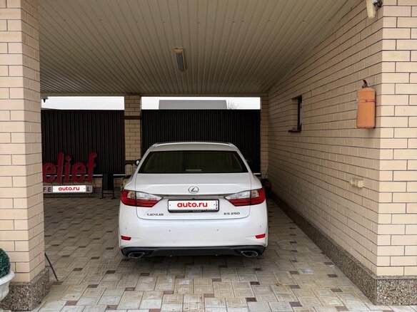 2015 Lexus ES 250 VI Рестайлинг, белый, 3000100 рублей - вид 14