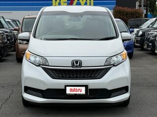 2022 Honda Freed II Рестайлинг, белый, 1390000 рублей, вид 3