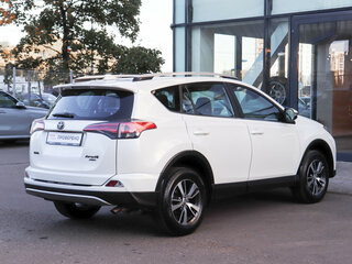 2017 Toyota RAV4 IV (XA40) Рестайлинг, белый, 2229000 рублей, вид 4