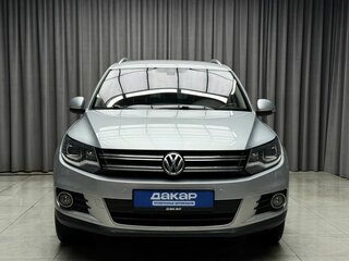 2011 Volkswagen Tiguan I Рестайлинг, серебристый, 1699000 рублей, вид 2