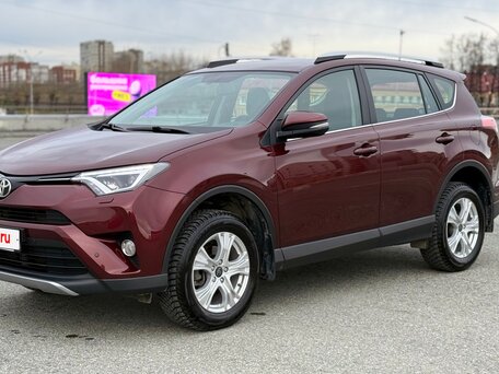 2017 Toyota RAV4 IV (XA40) Рестайлинг, красный, 2450000 рублей, вид 3