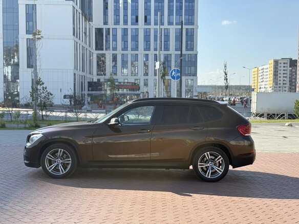 2013 BMW X1 18i I (E84) Рестайлинг, коричневый, 1350000 рублей - вид 7
