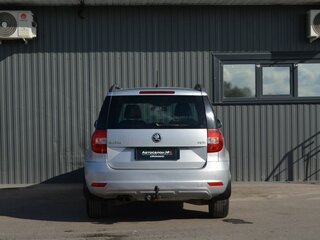 2014 Skoda Yeti I Рестайлинг, серебристый, 889888 рублей, вид 5