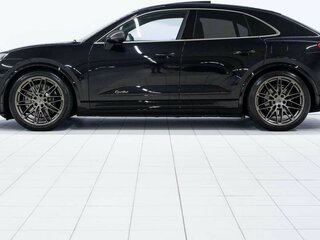2026 Porsche Macan Turbo II, чёрный, 16140000 рублей, вид 1