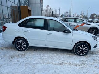 2026 Lada (ВАЗ) Granta I Рестайлинг, белый, 1290000 рублей, вид 4