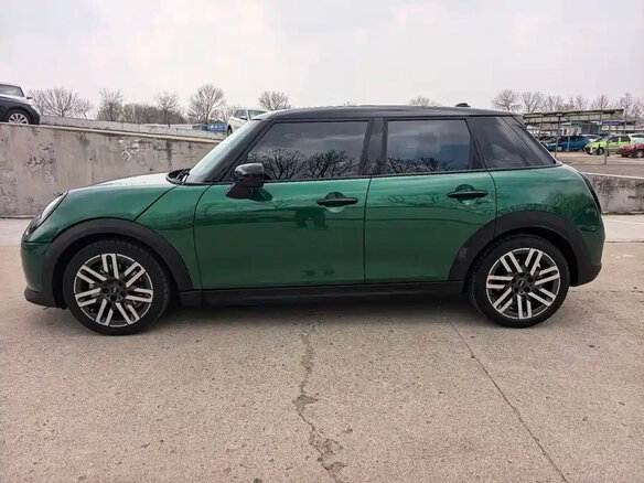 2025 Mini Hatch C IV (F65/F66/J01), зелёный, 2849111 рублей - вид 4