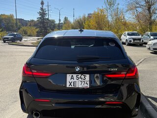 2020 BMW 1 серии 118i III (F40), чёрный, 1865000 рублей, вид 4