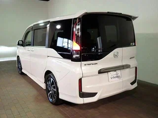 2022 Honda Stepwgn Spada V Рестайлинг, белый, 2300000 рублей, вид 2