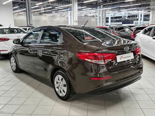 2016 Kia Rio III Рестайлинг, коричневый, 1220000 рублей, вид 4