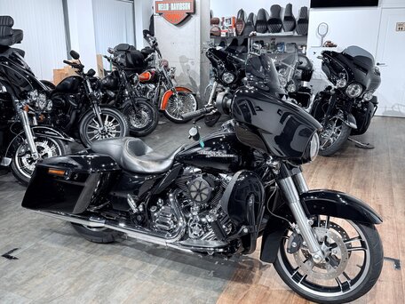 2014 Harley-Davidson Street Glide, чёрный, 1499000 рублей, вид 2