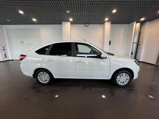 2024 Lada (ВАЗ) Granta I Рестайлинг, белый, 825000 рублей, вид 2